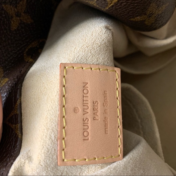 *SOLD* Almost New Authentic Louis Vuitton Artsy - Picture 6 of 8